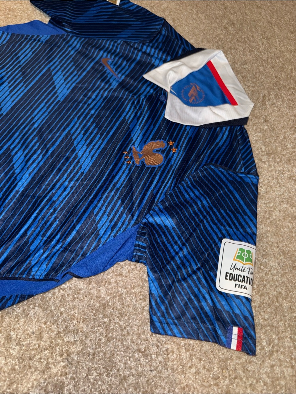 Nike France 2026 Men’s Home Soccer Jersey 🆕 - Picture 2 of 7
